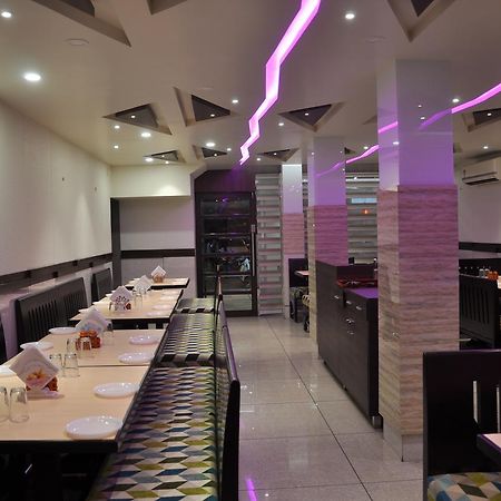 Ashish Restaurant And Guesthouse Surate Extérieur photo