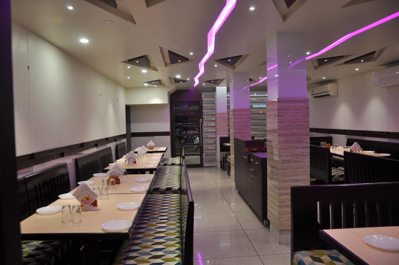 Ashish Restaurant And Guesthouse Surate Extérieur photo